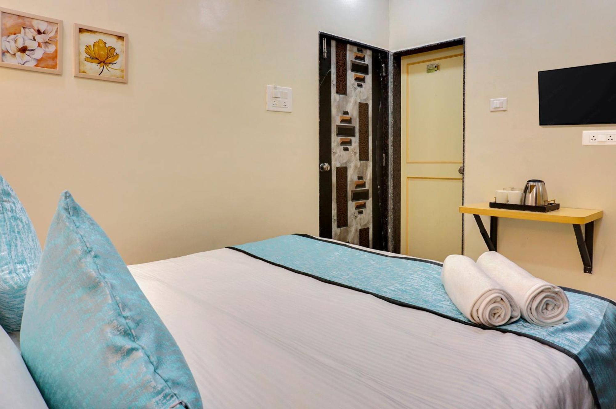 Urban Hometel Pune Luaran gambar