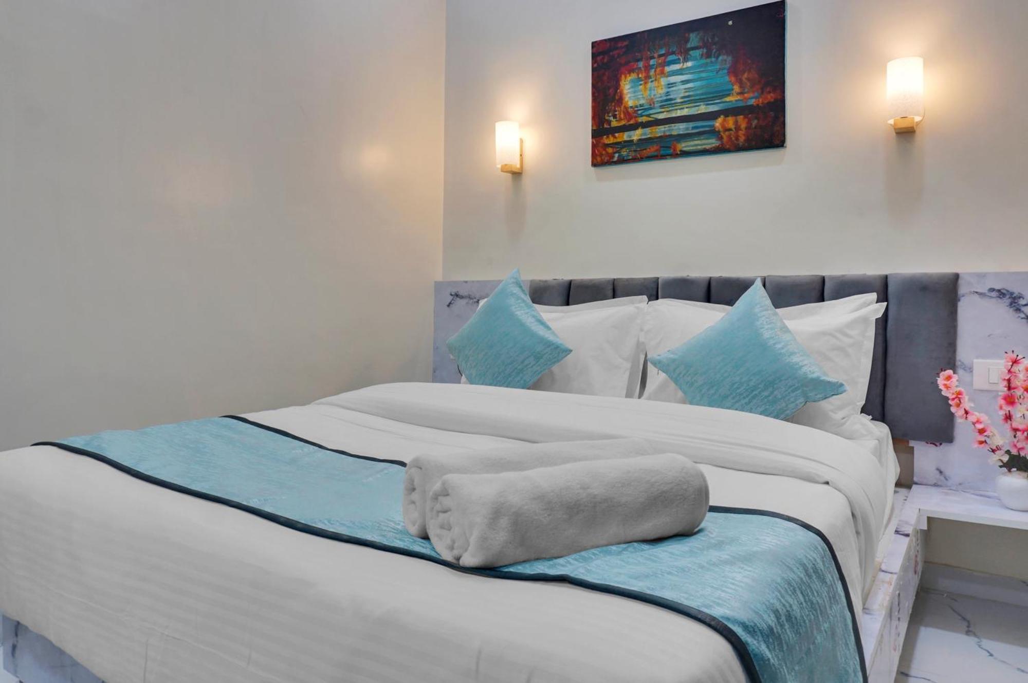 Urban Hometel Pune Luaran gambar