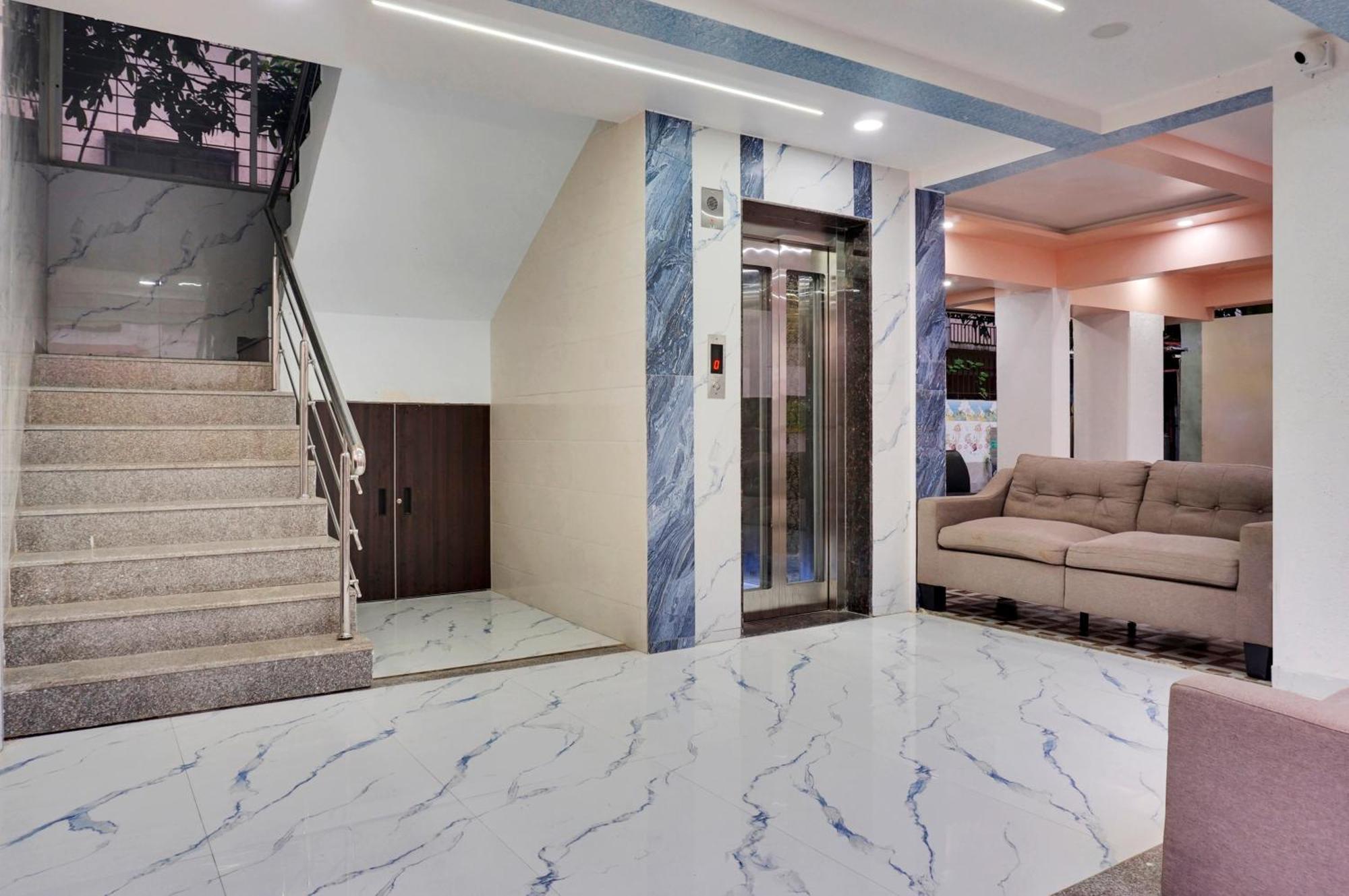Urban Hometel Pune Luaran gambar
