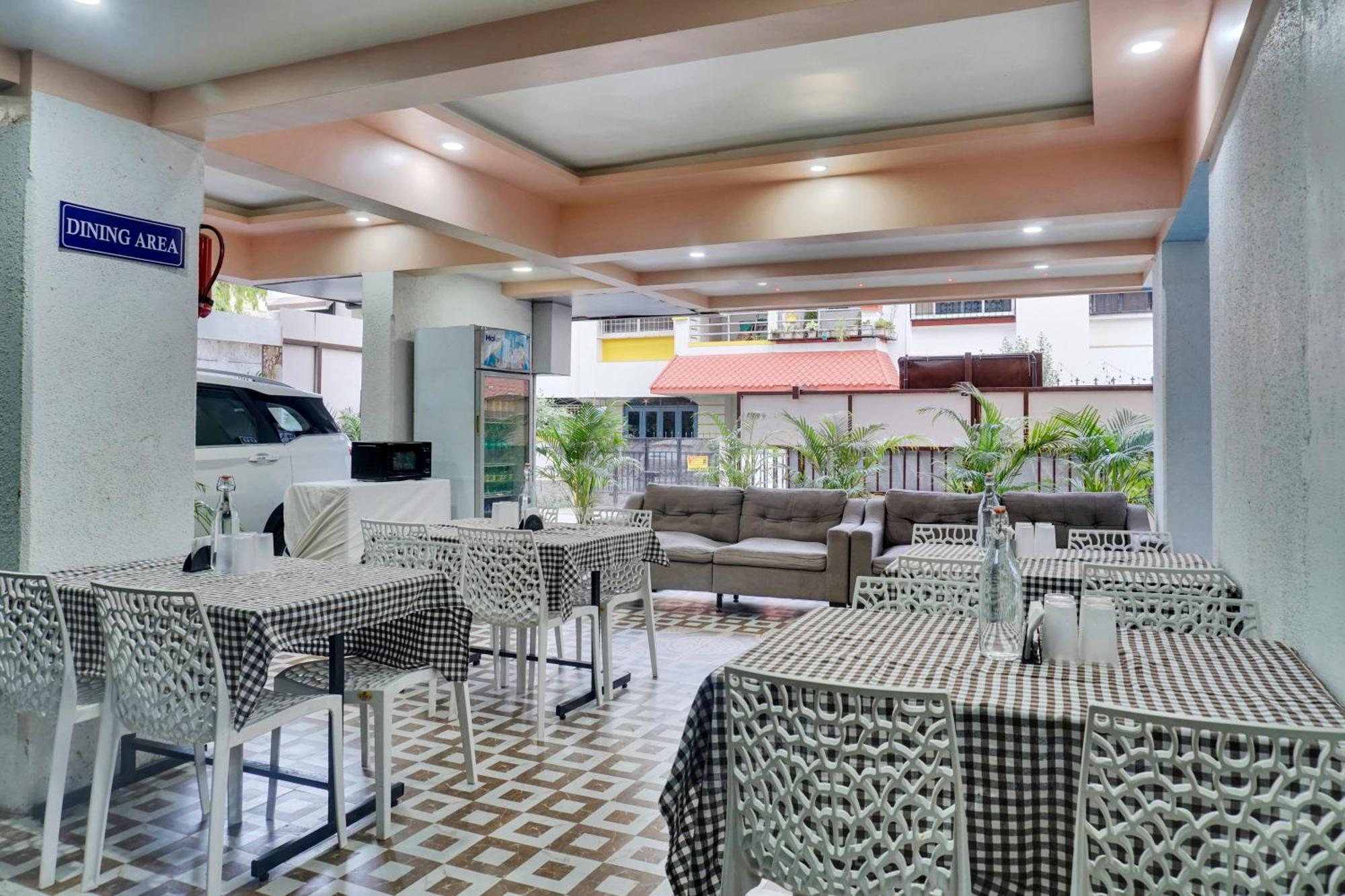 Urban Hometel Pune Luaran gambar